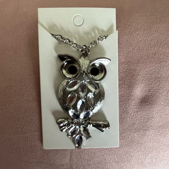 Silver-tone Owl Pendant Necklace 16” chain with 3” extender - Picture 3 of 5